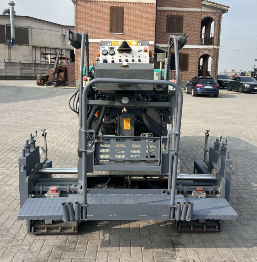 Usato 2011 Vogele Super 700