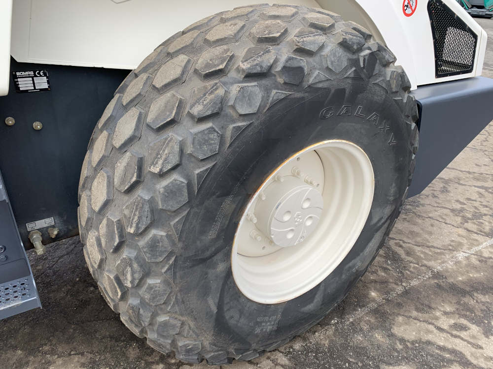 Usato 2004 Bomag BW 213 DH-4 (Deep Impact)