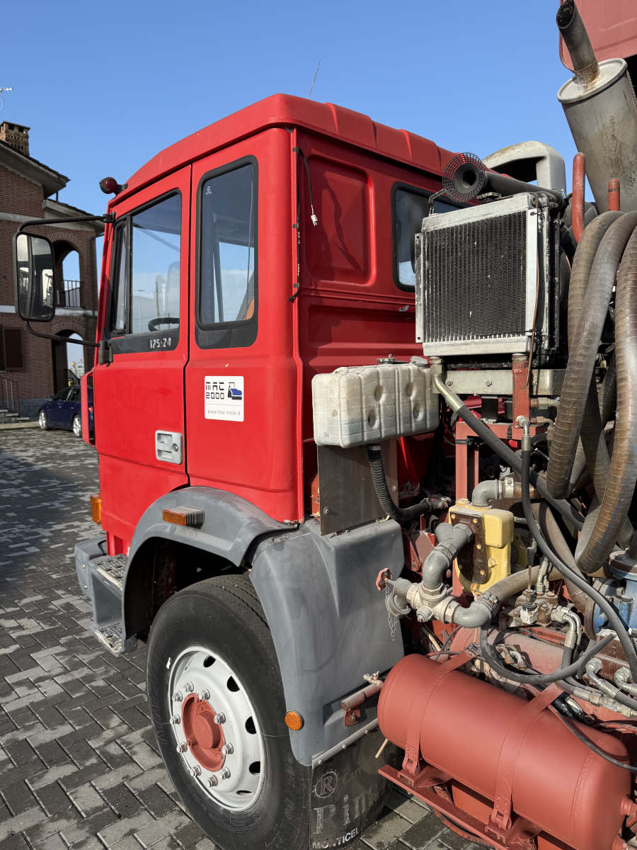 Usato 2004 Massenza B 8 B23 HY-EX