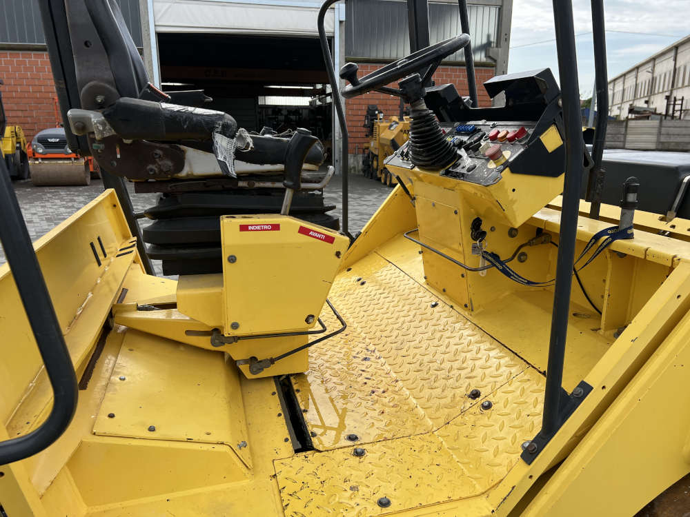 Usato 2004 Bomag BW 141 AD-2