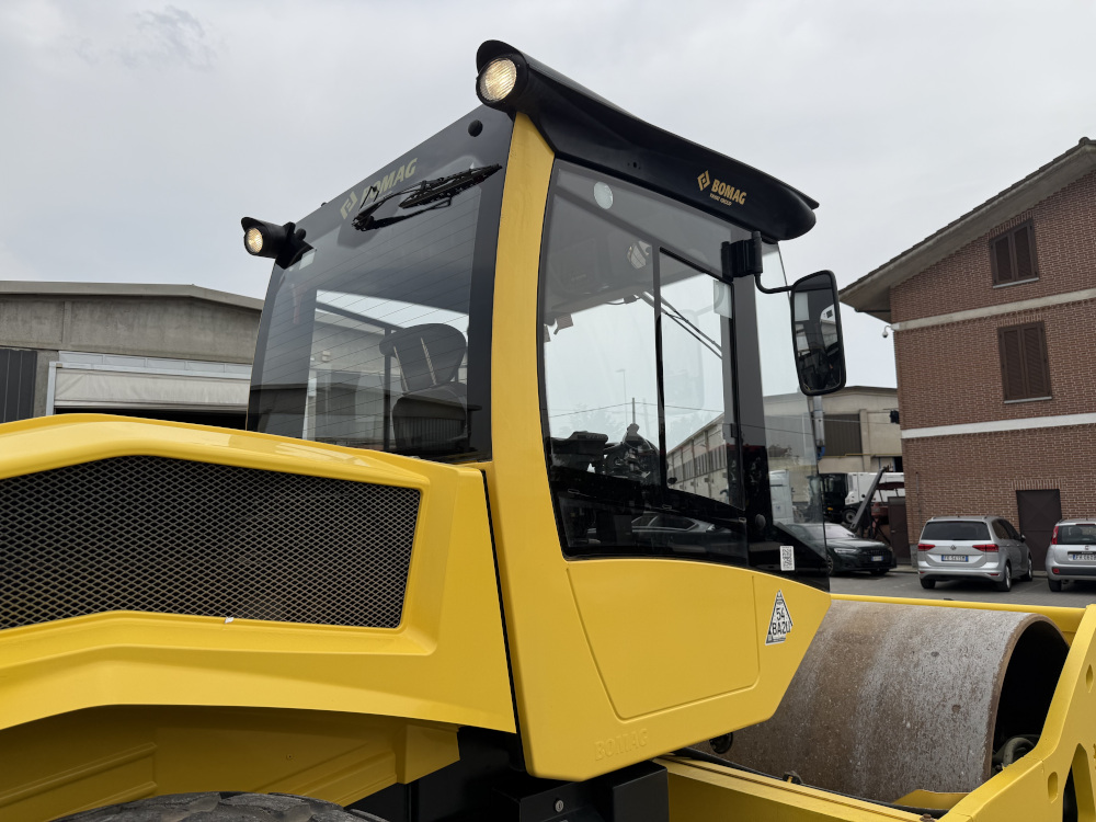 Usato 2021 Bomag BW 216 DH-5