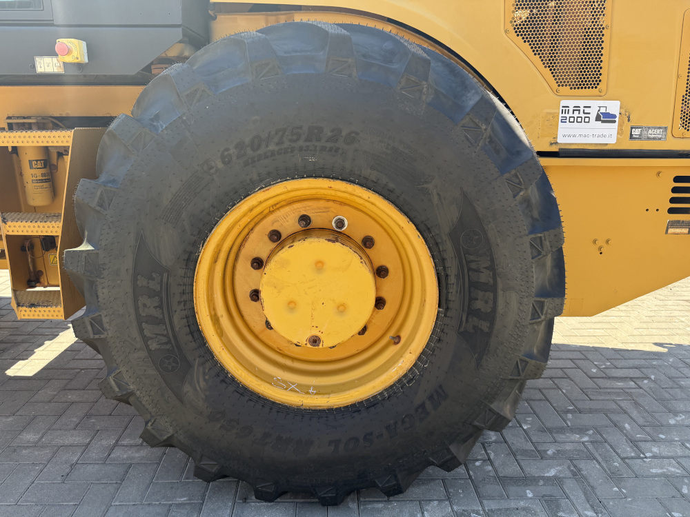 Usato 2010 Caterpillar CP 74