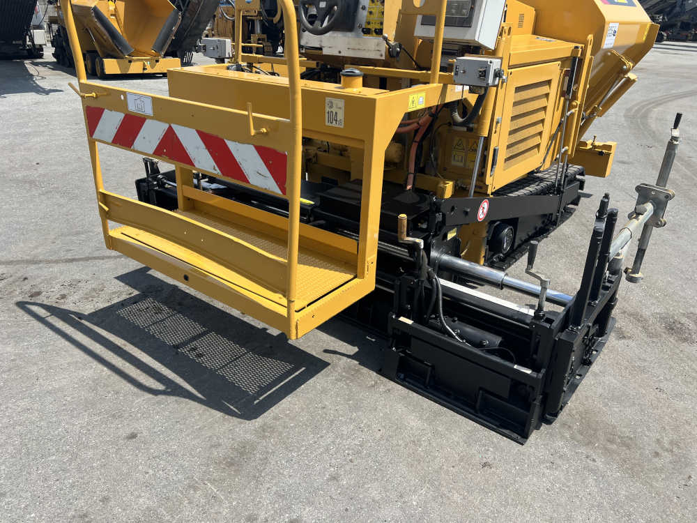 Usato 2012 Caterpillar AP 255E