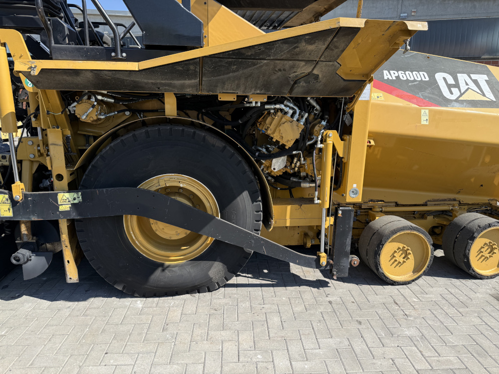 Usato 2010 Caterpillar AP 600D