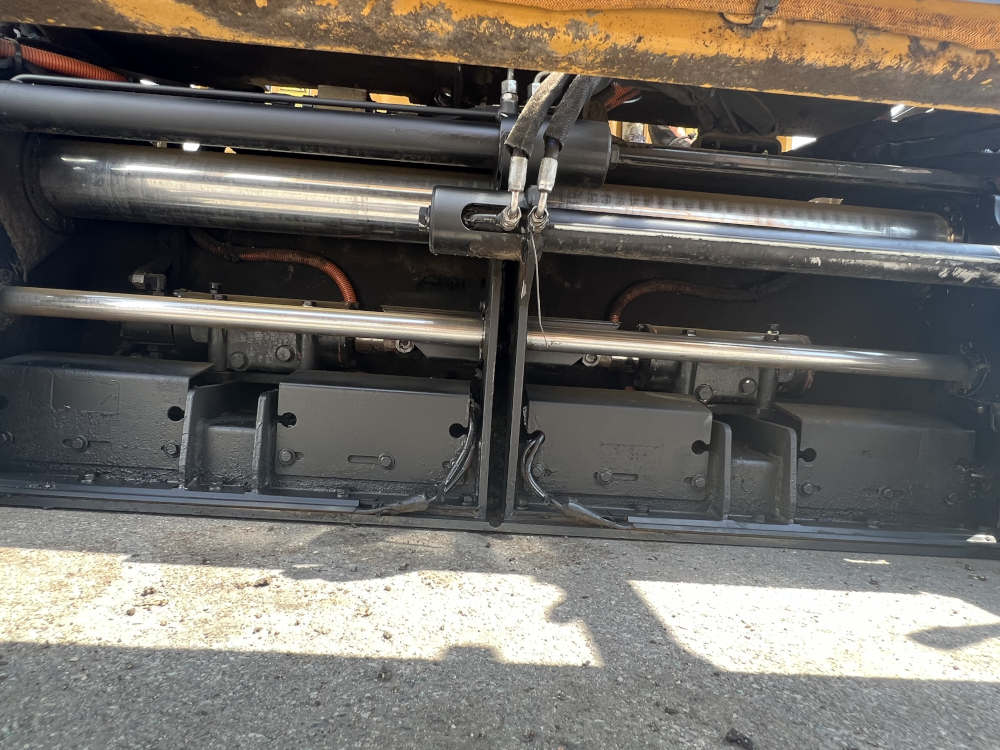 Usato 2012 Caterpillar AP 255E