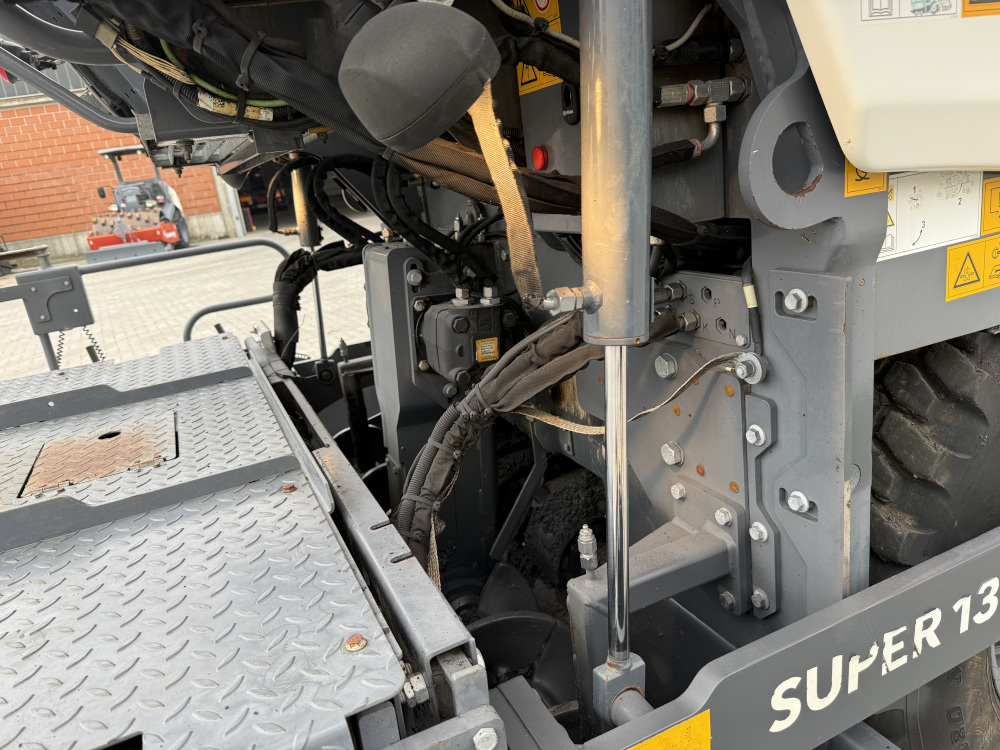 Usato 2021 Vogele S 1303-3i