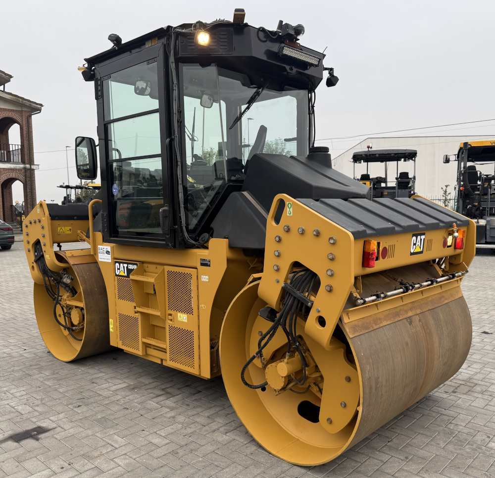 Usato 2014 Caterpillar CD 54B