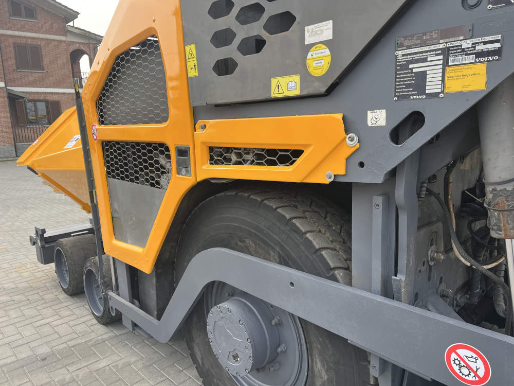 Usato 2015 Volvo P 6870C