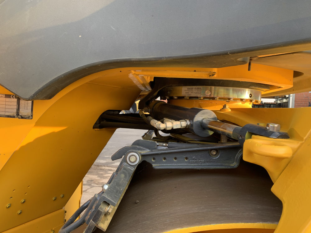 Usato 2010 Bomag BW 174 AP-4 AM