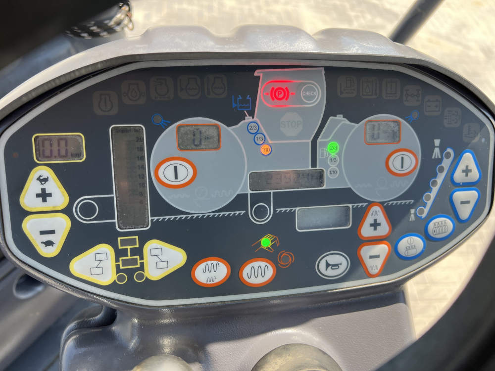 Usato 2014 Hamm HD+ 70i VO -106-