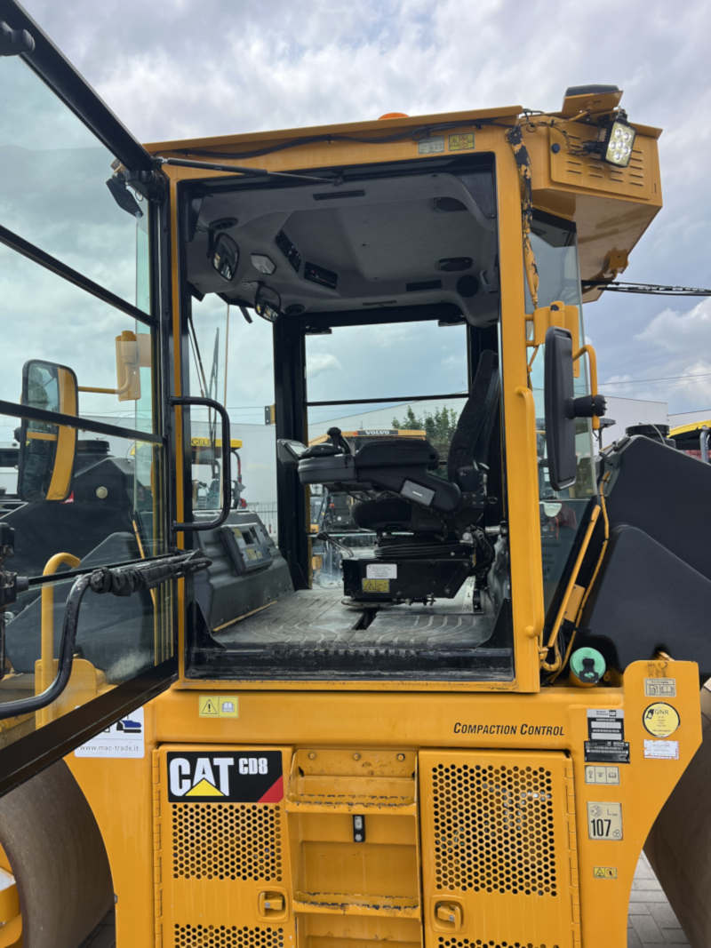 Usato 2017 Caterpillar CD 8