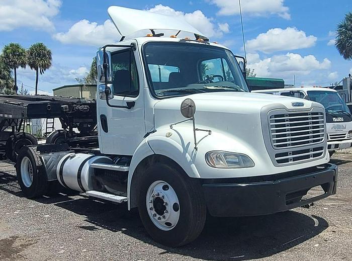 Used 2013 FREIGHTLINER M2 112