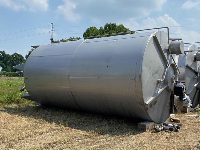 Used 40.700 lt stainless steel vertical mixing tank