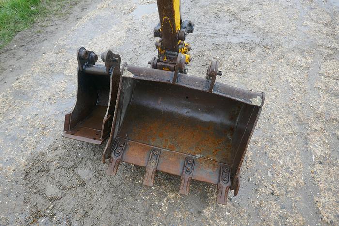 Used 2016 JCB 8018 CTS