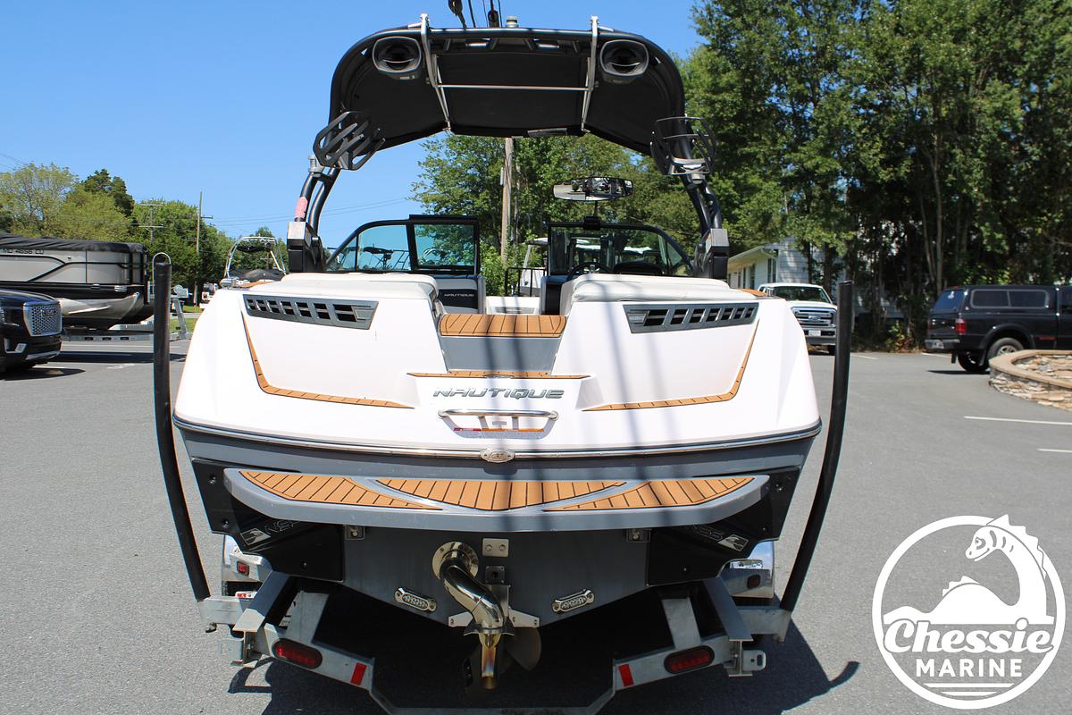 Used 2015 Nautique Super Air 230