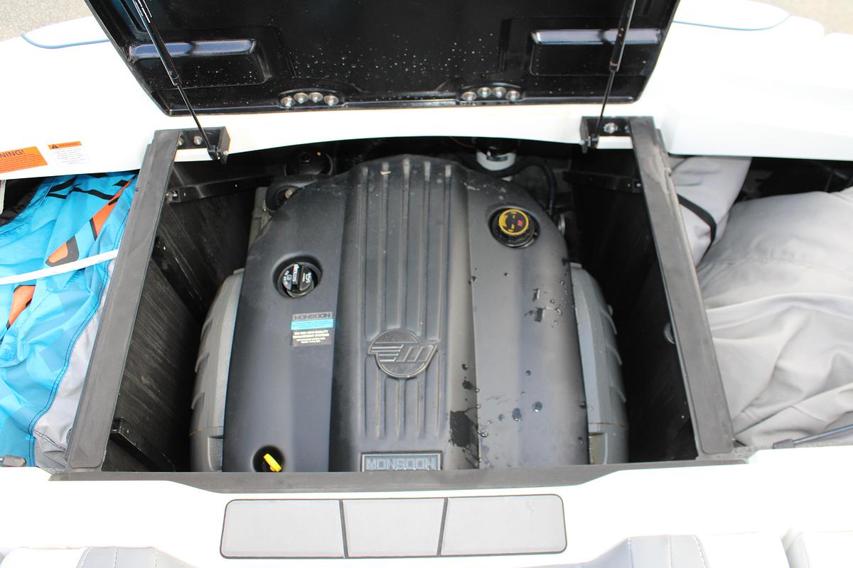 Used 2023 Malibu 23 LSV