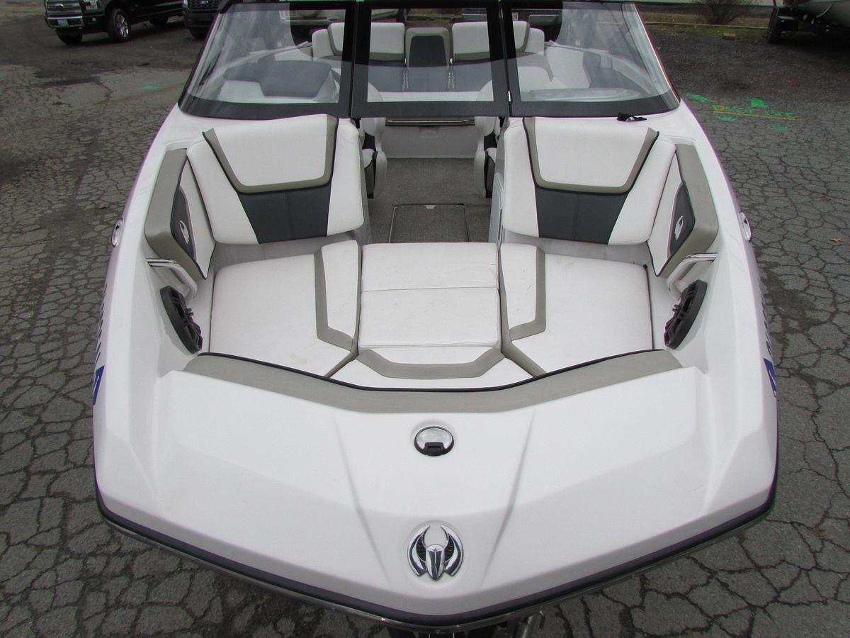 Used 2015 Scarab 195HO