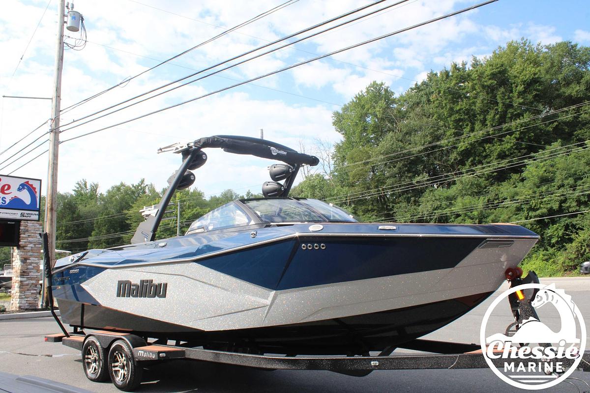 Used 2023 Malibu Wakesetter 26 LSV