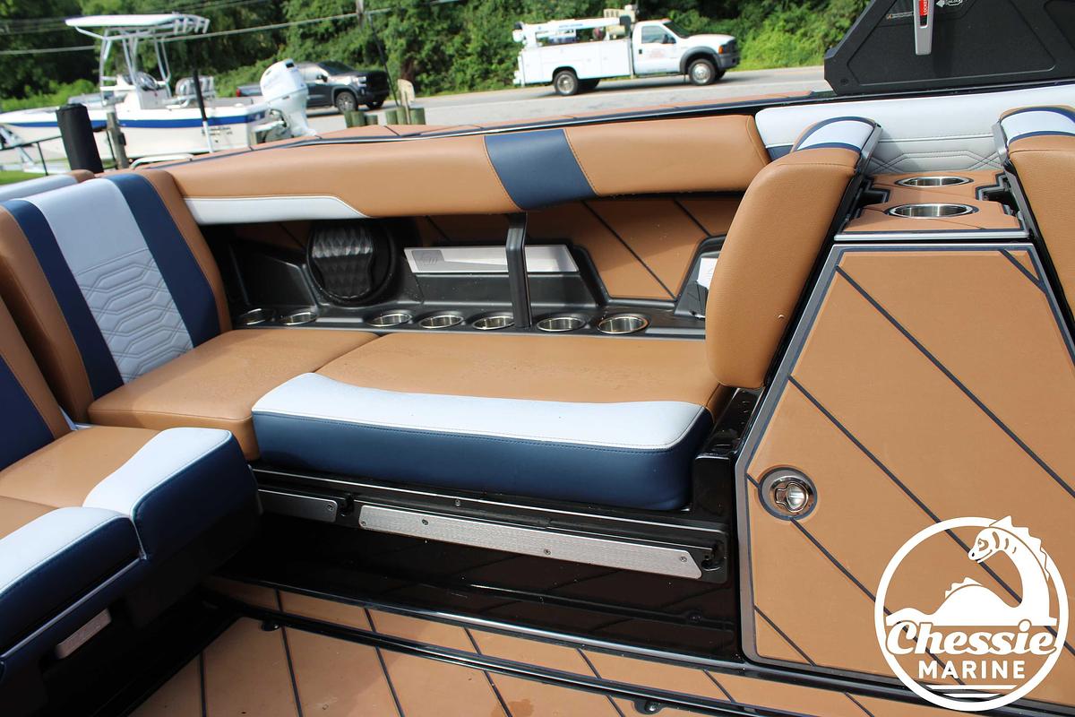 Used 2023 Malibu Wakesetter 26 LSV