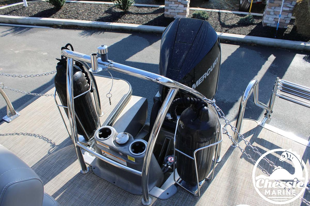 Used 2021 Barletta 25 UE