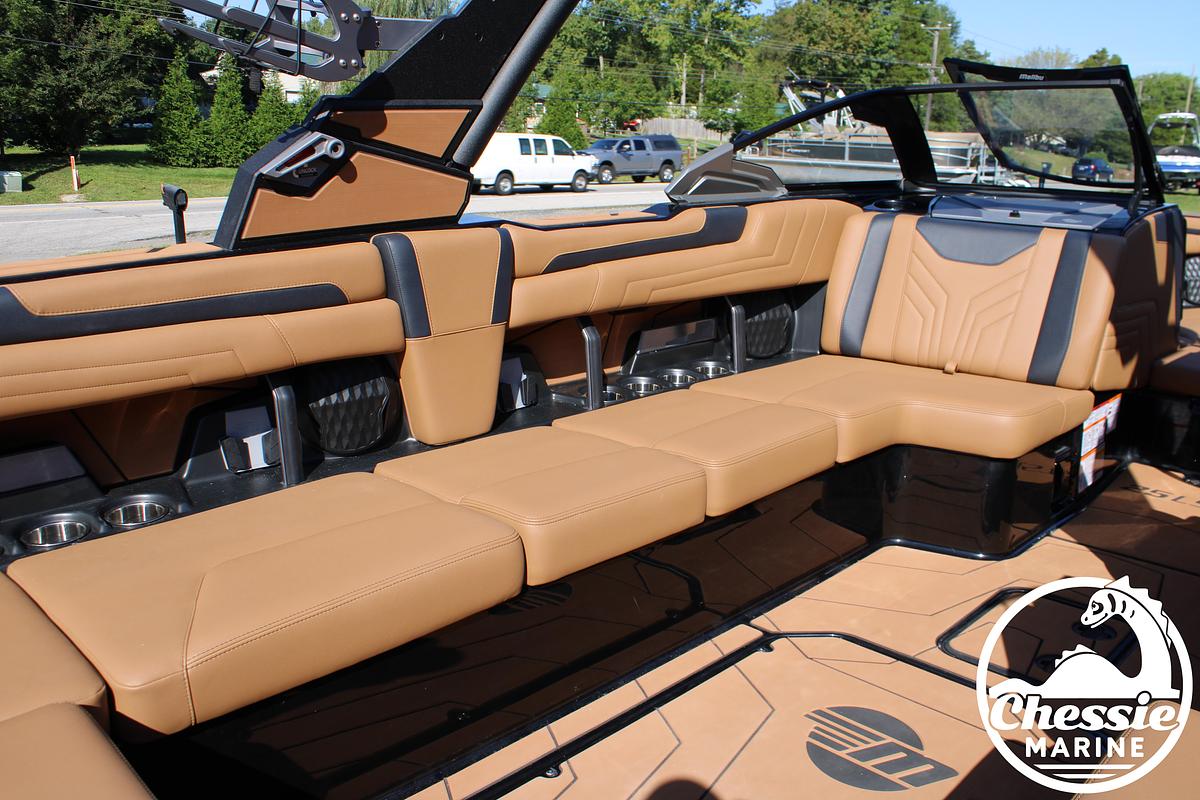 2027 Malibu 25 LSV
