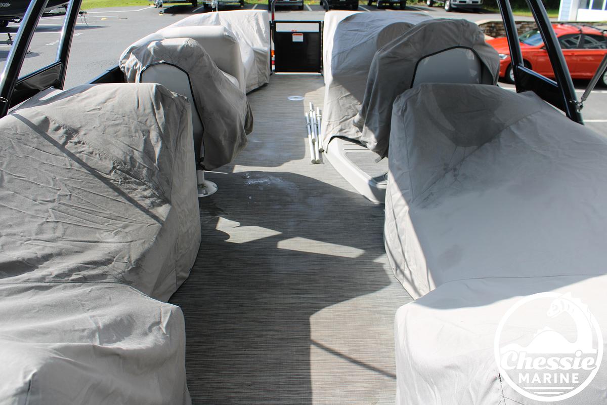 Used 2021 Bennington LX 24