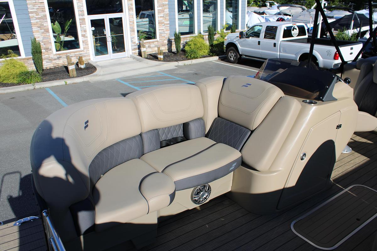 Used 2024 Starcraft Pontoon SLS-3