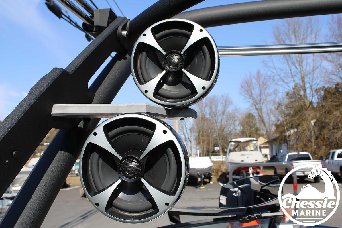 Used 2020 Malibu Wakesetter 25 LSV