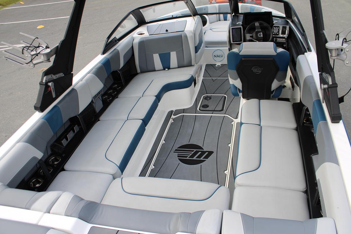 Used 2023 Malibu 23 LSV