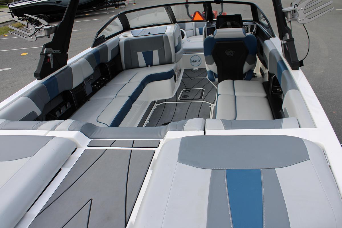 Used 2023 Malibu 23 LSV