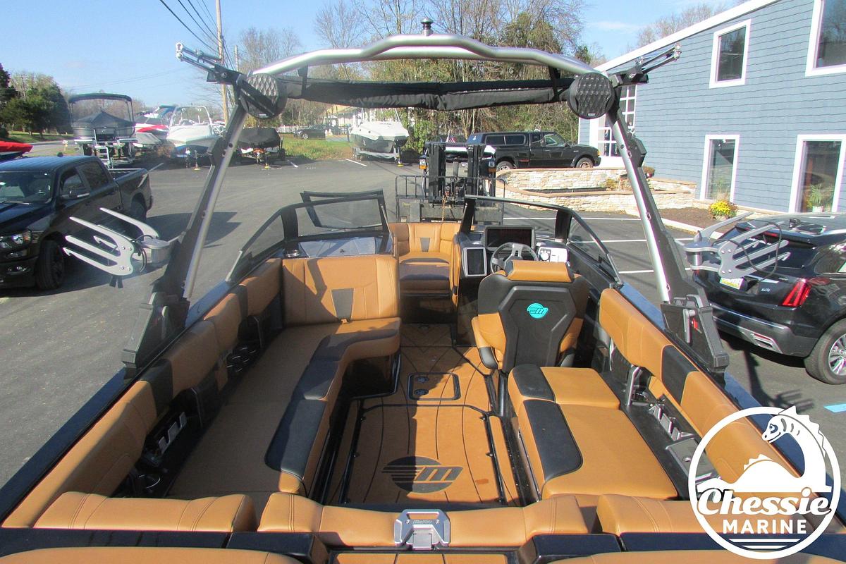 Used 2022 Malibu Wakesetter 23 LSV