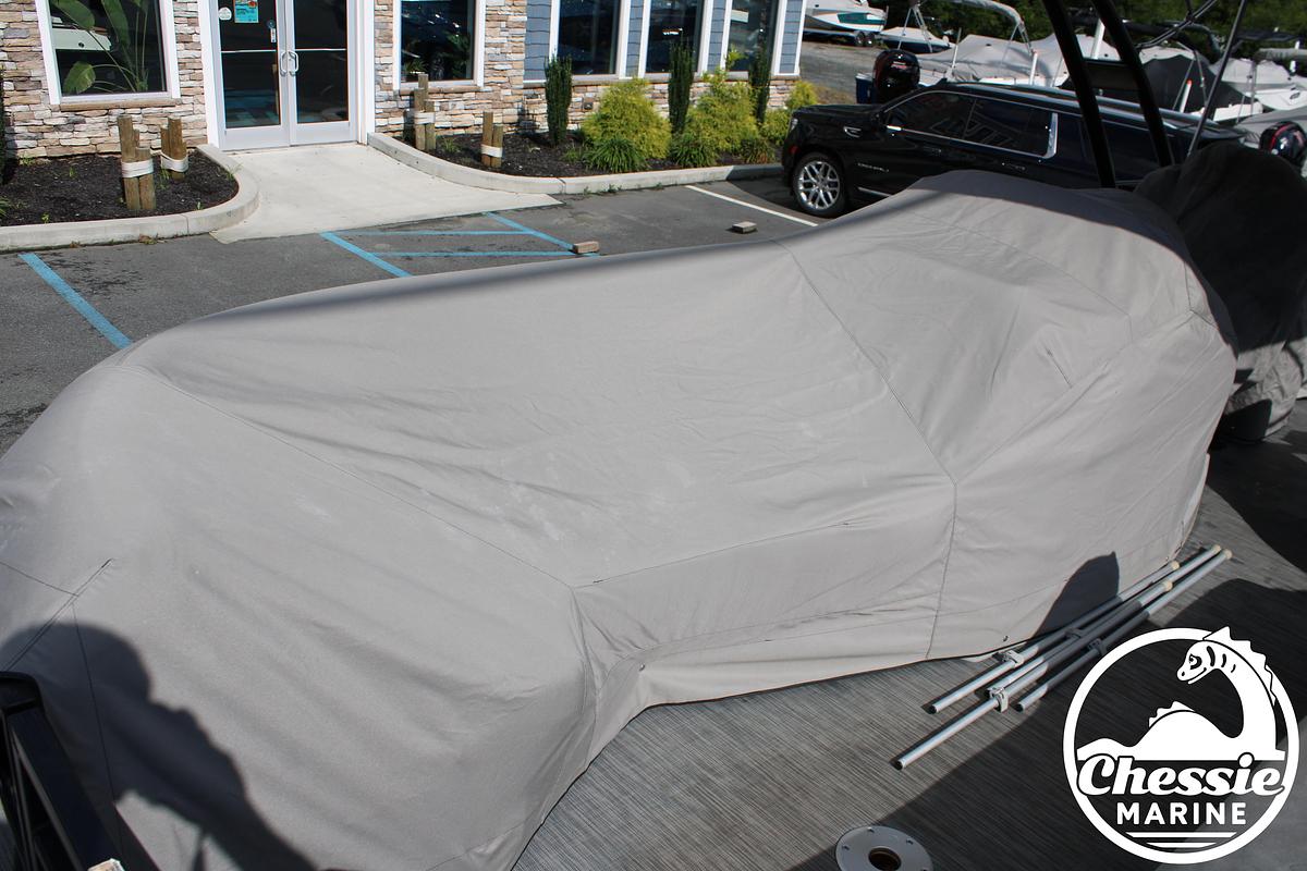 Used 2021 Bennington LX 24