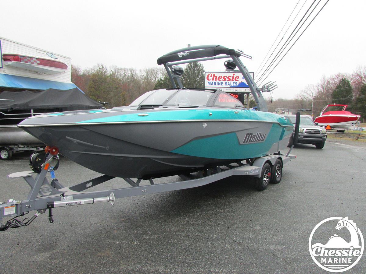 Used 2020 Malibu Wakesetter 25 LSV
