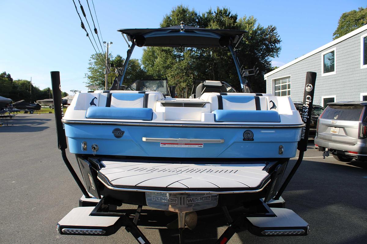 Used 2024 Malibu Wakesetter 23 LSV