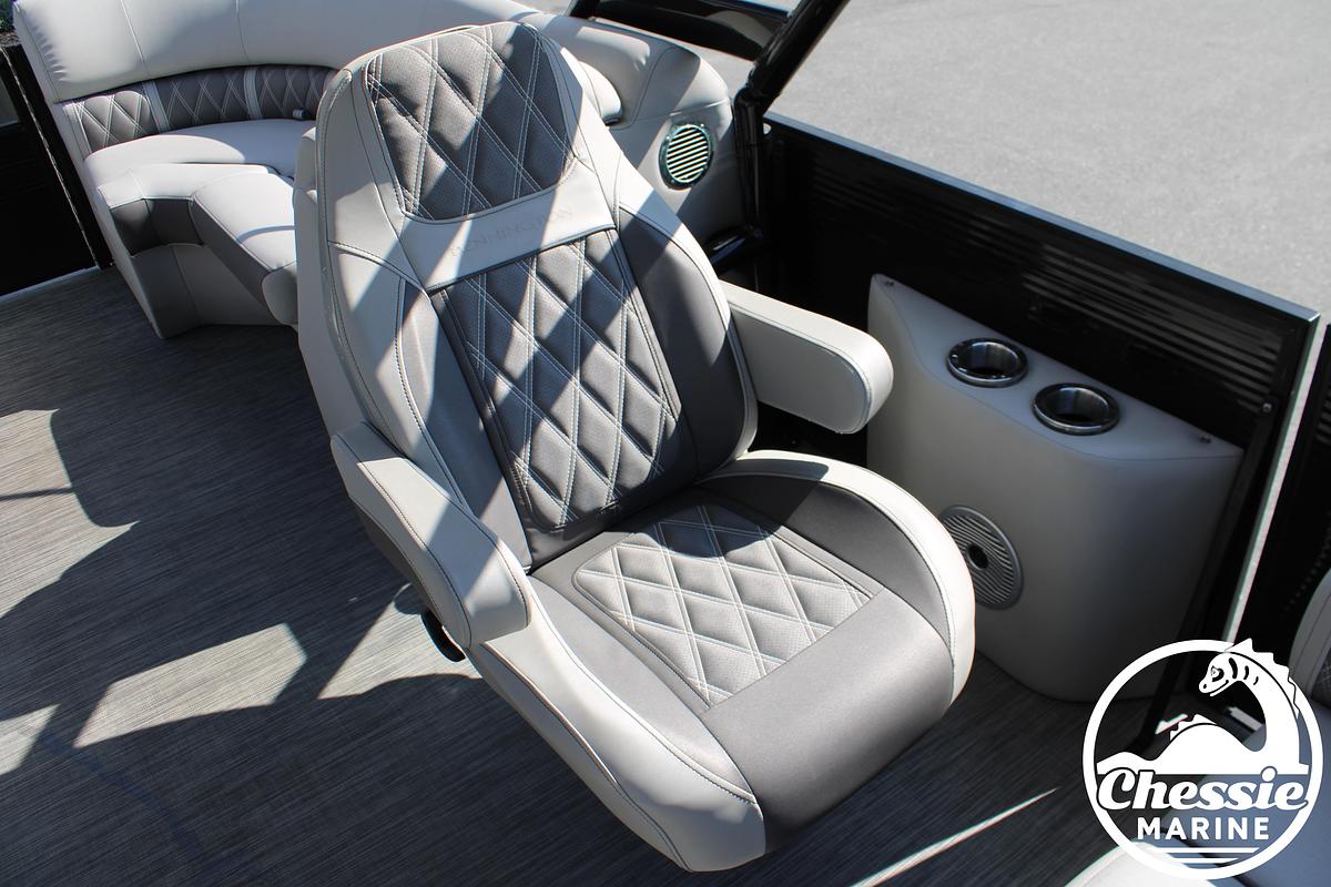 Used 2021 Bennington LX 24