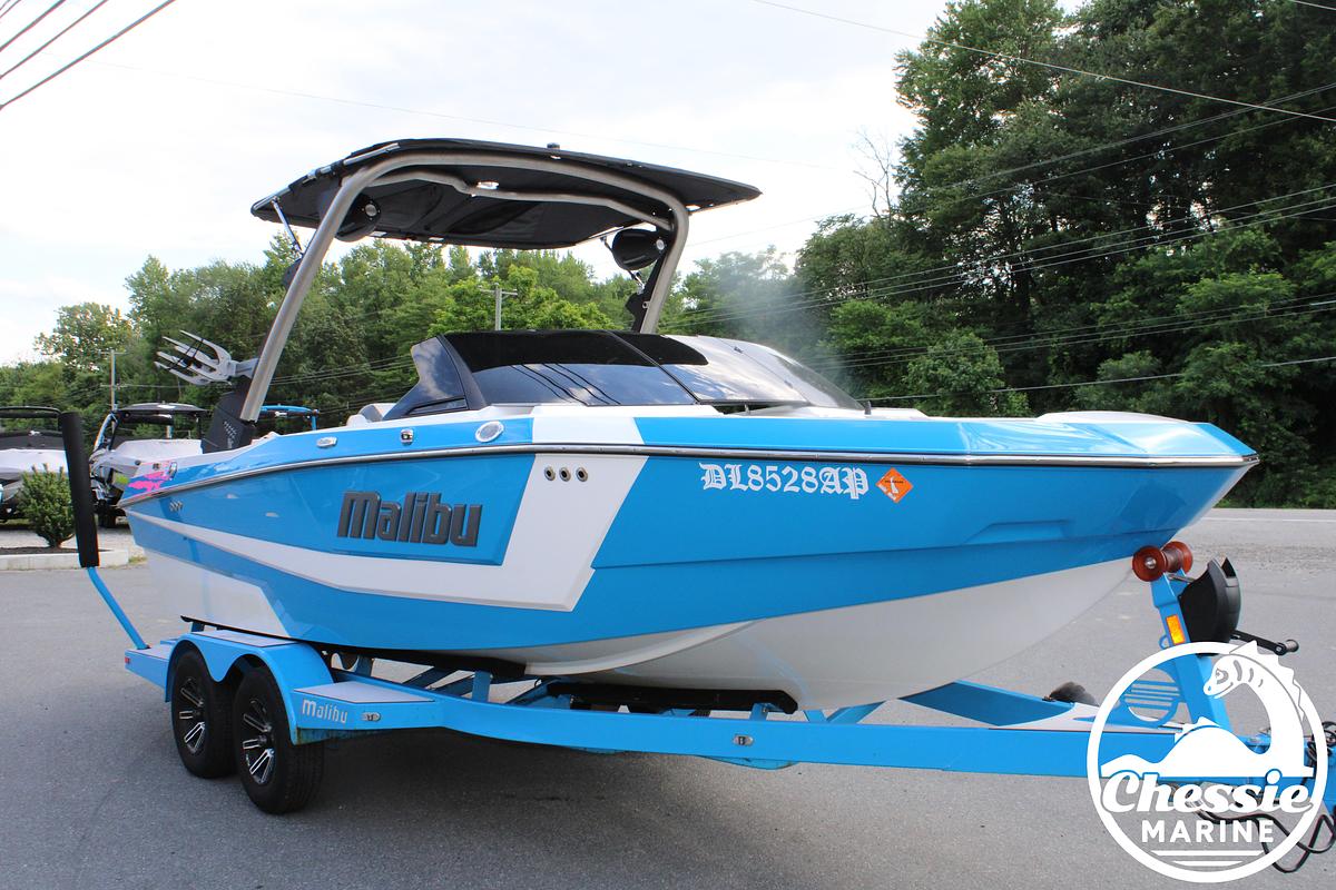 Used 2024 Malibu 21 LX-R