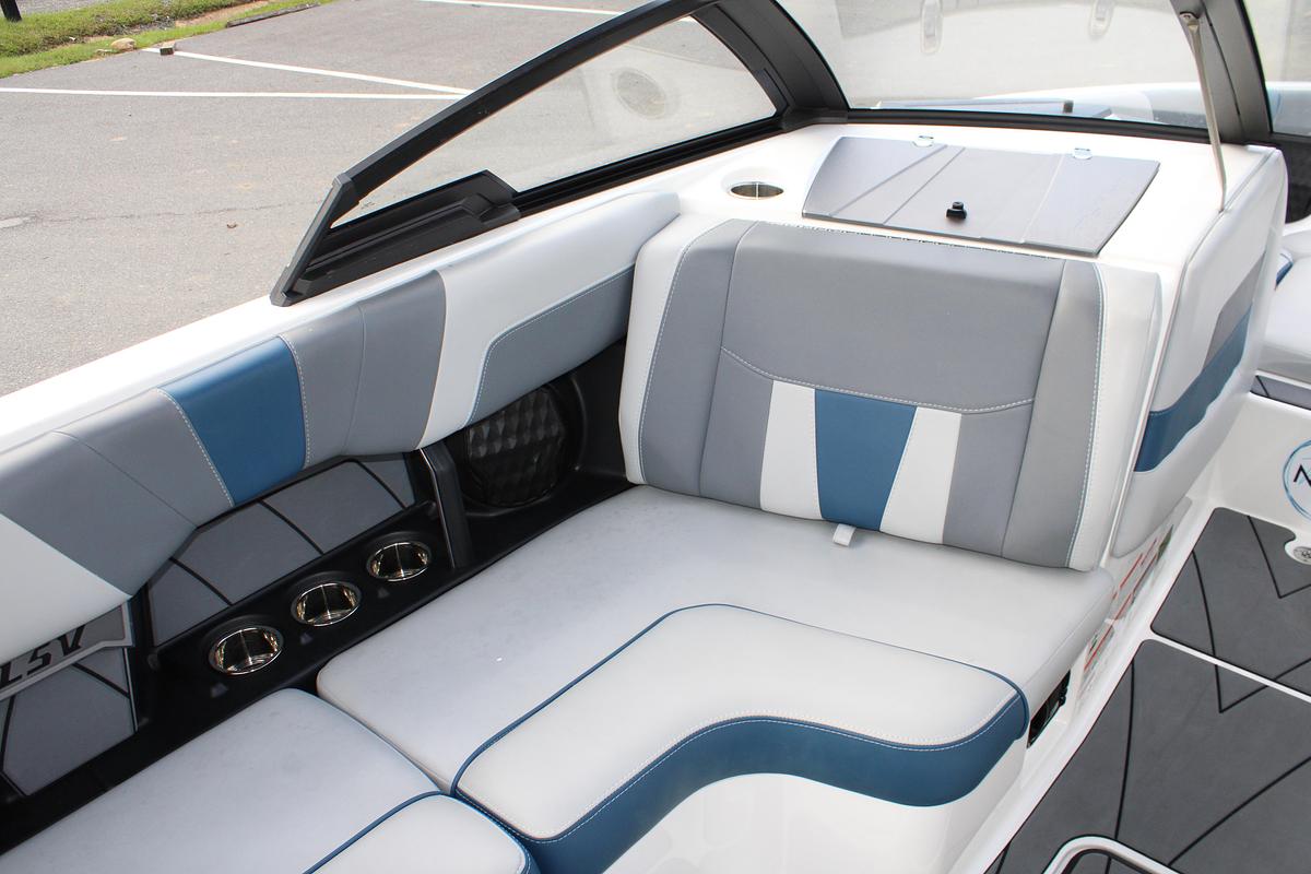 Used 2023 Malibu 23 LSV