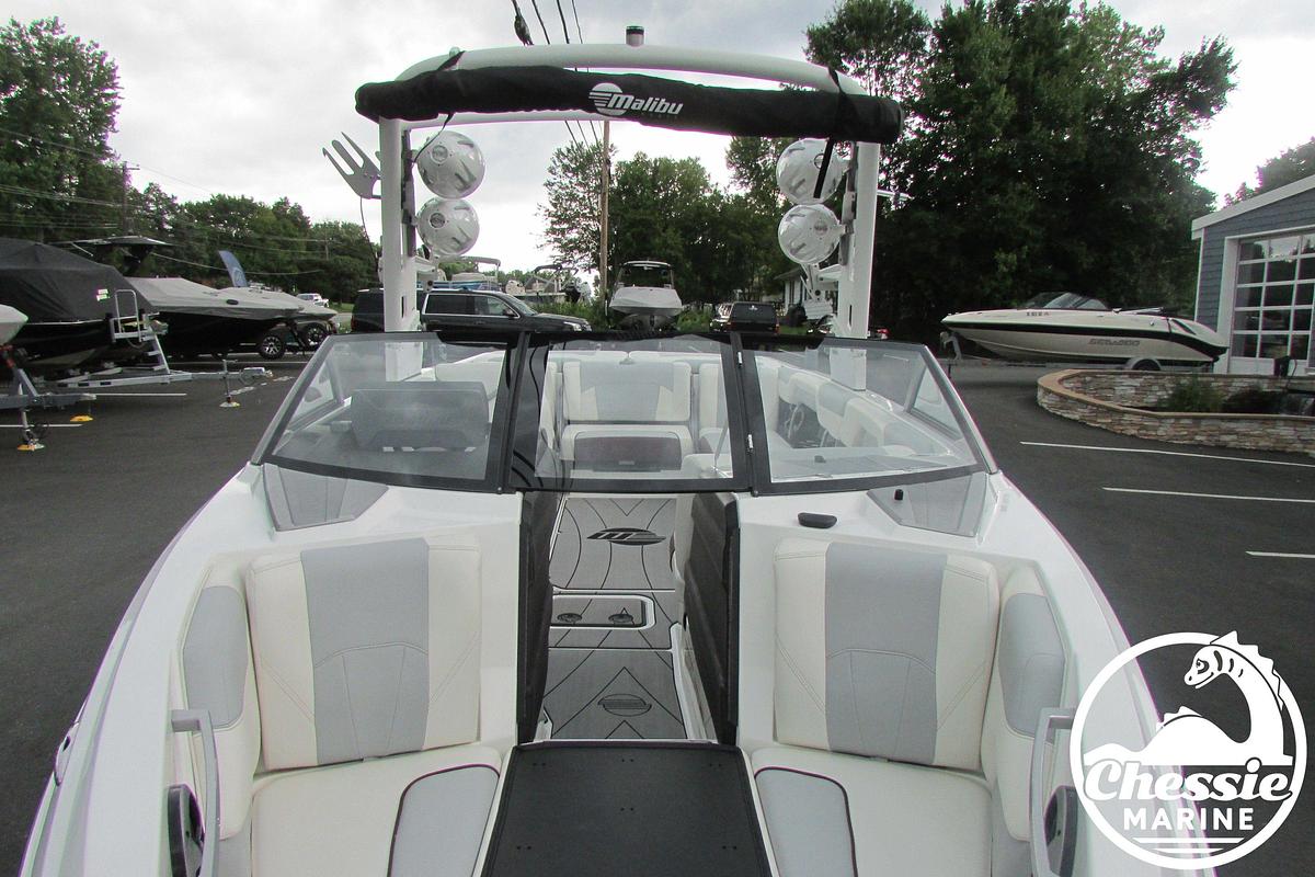 Used 2019 Malibu Wakesetter 25 LSV