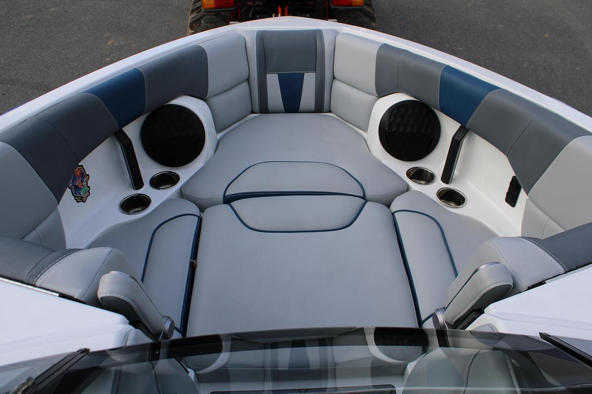 Used 2023 Malibu 23 LSV