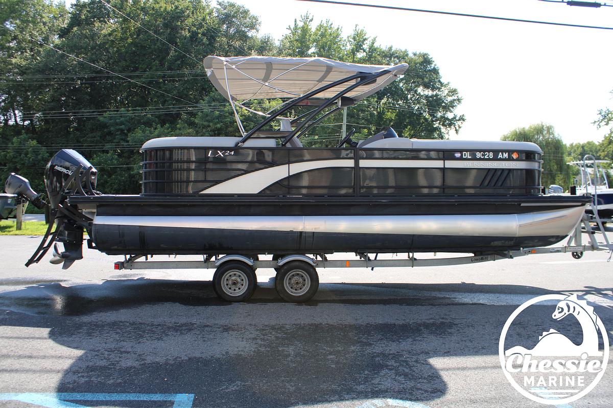 Used 2021 Bennington LX 24