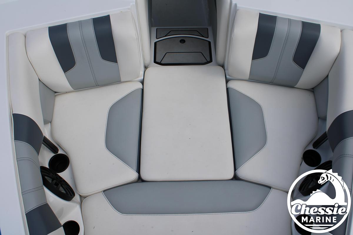 Used 2024 Malibu 21 LX-R