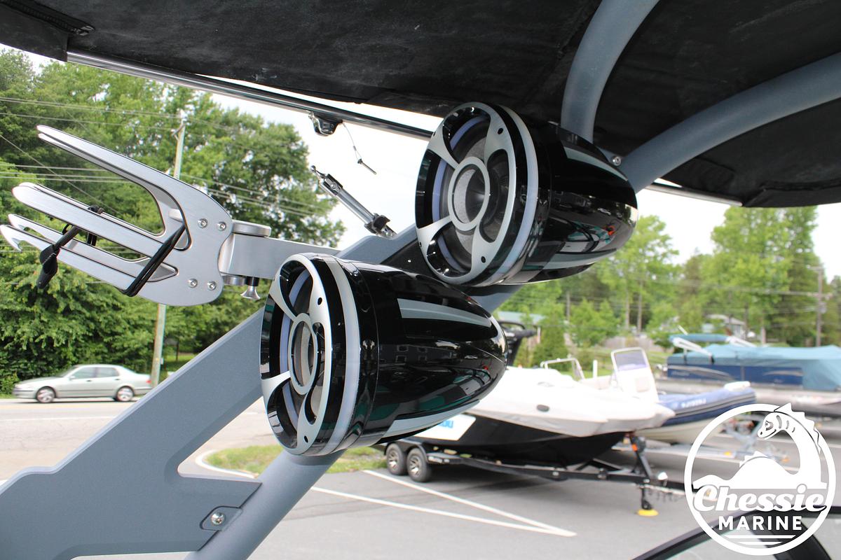 Used 2020 Malibu Wakesetter 25 LSV