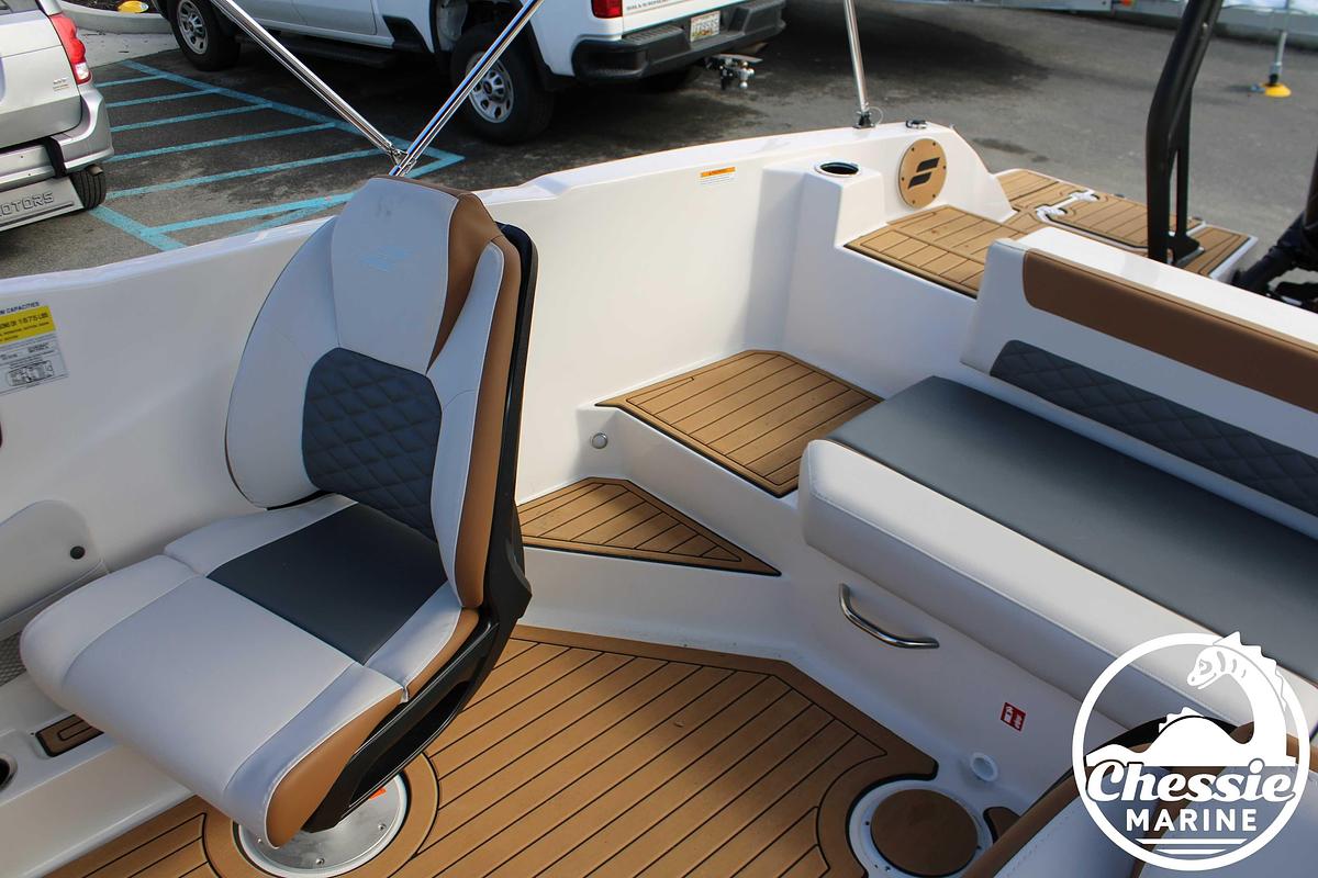 2026 Starcraft SVX 210 DC OB