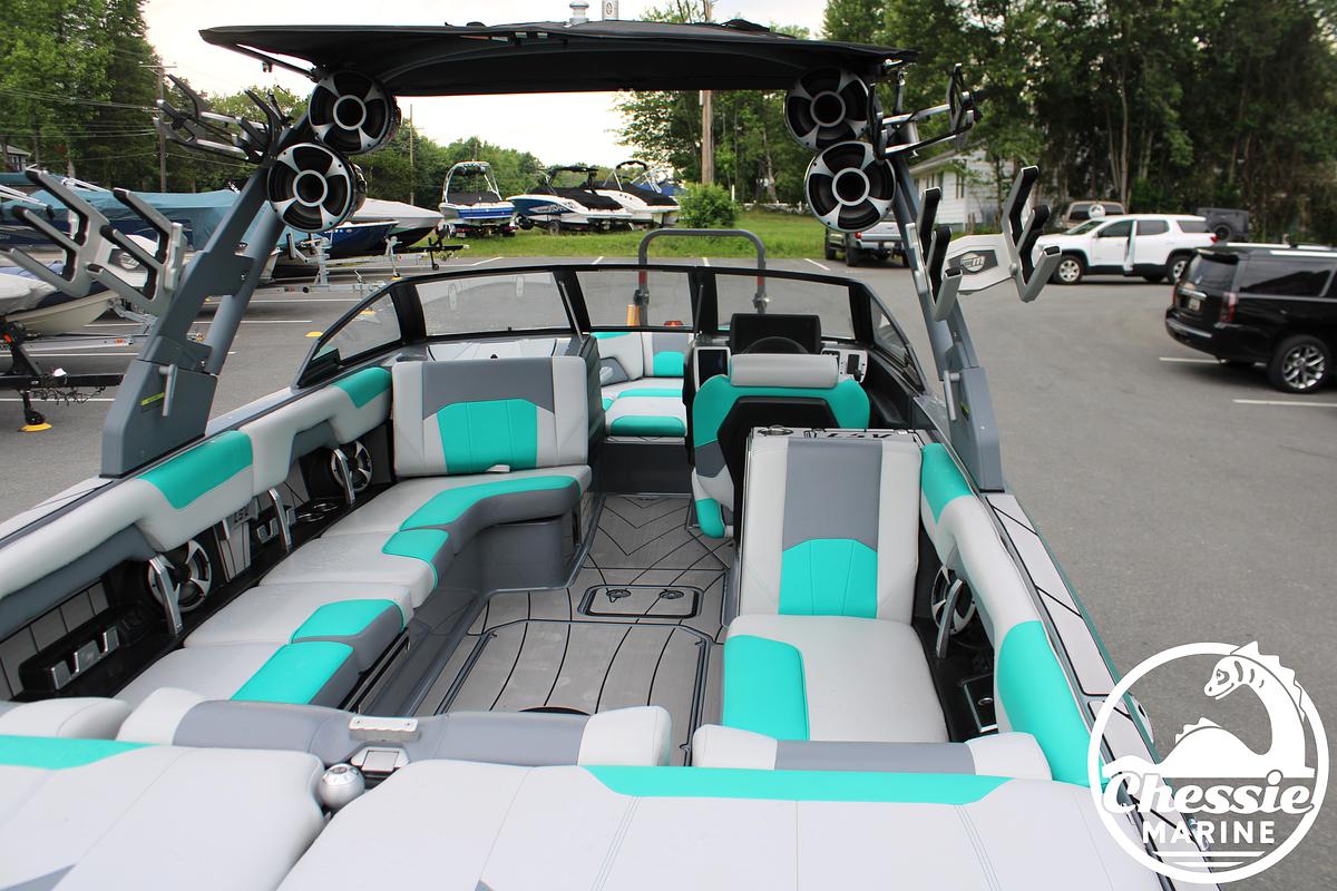 Used 2020 Malibu Wakesetter 25 LSV