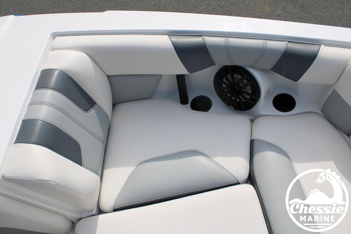 Used 2024 Malibu 21 LX-R