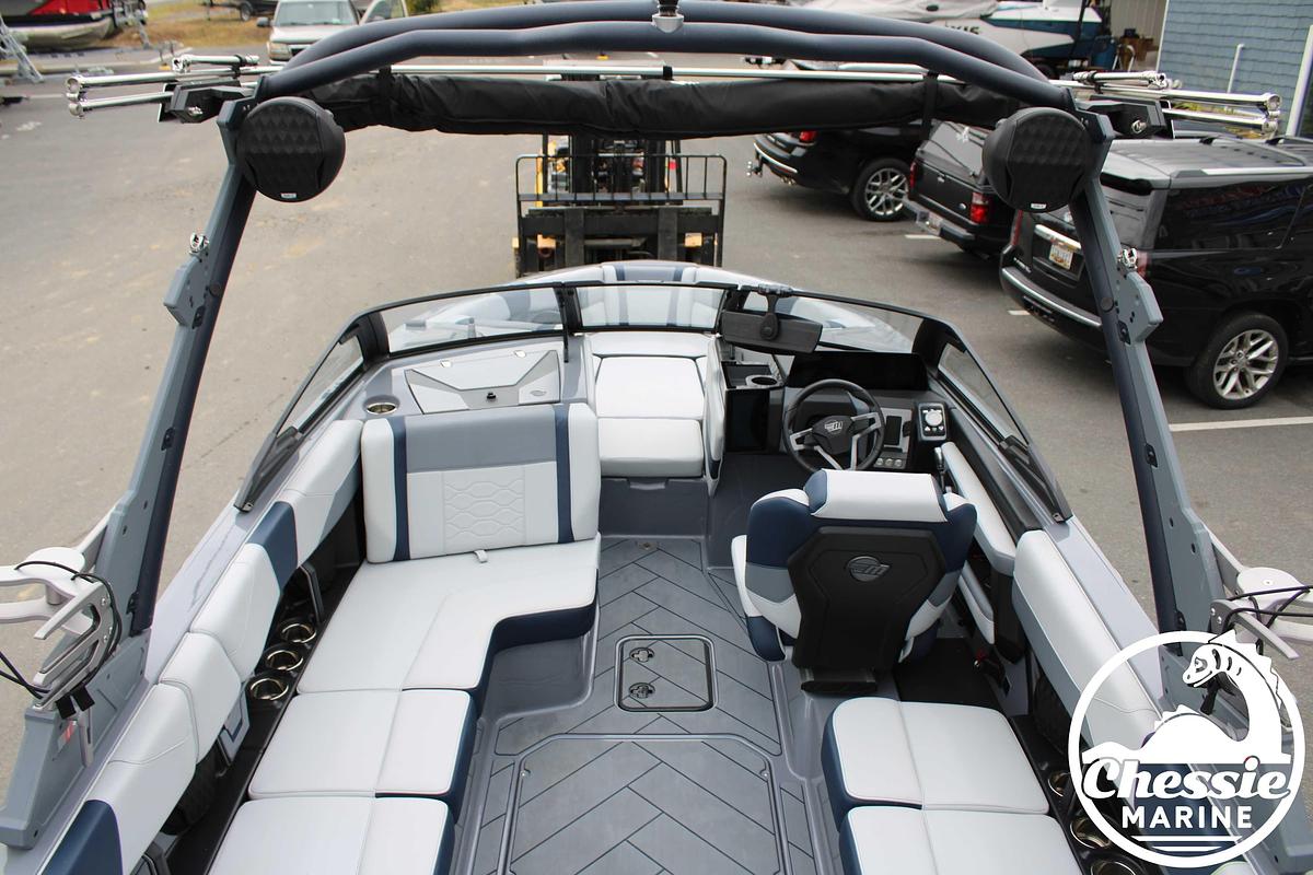 Used 2025 Malibu Wakesetter 23 LSV