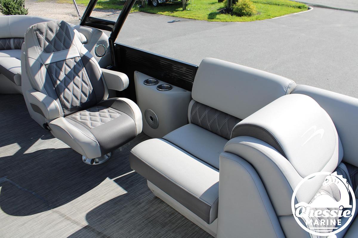 Used 2021 Bennington LX 24