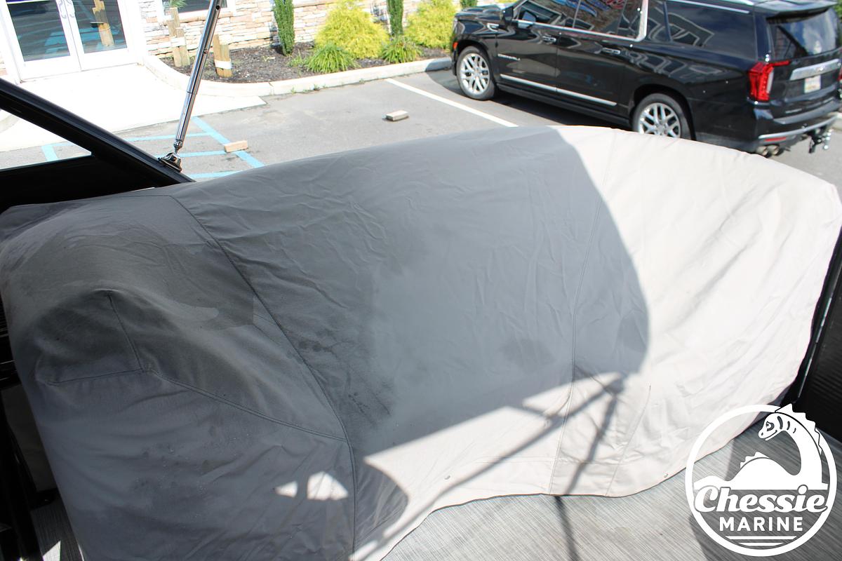 Used 2021 Bennington LX 24