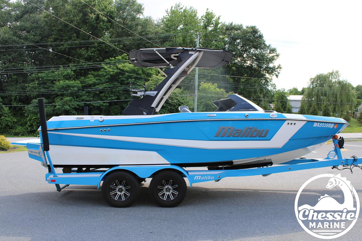 Used 2024 Malibu 21 LX-R