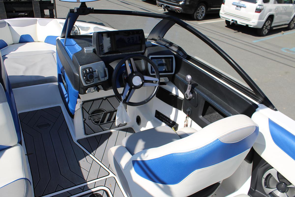 Used 2018 Malibu 23 LSV